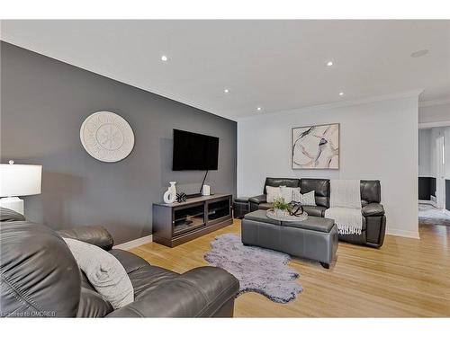 78 Caledon Crescent, Brampton, ON - Indoor Photo Showing Living Room