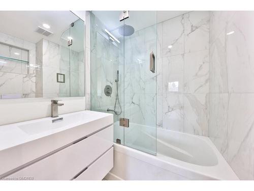 194 Slater Crescent, Oakville, ON - Indoor Photo Showing Bathroom