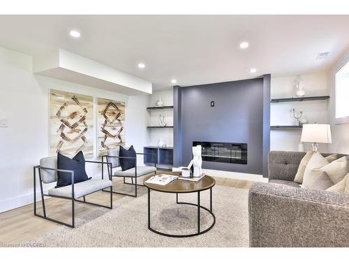 194 Slater Crescent, Oakville, ON - Indoor Photo Showing Living Room With Fireplace