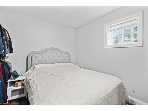 801 Main Street E, Hamilton, ON - Indoor Photo Showing Bedroom