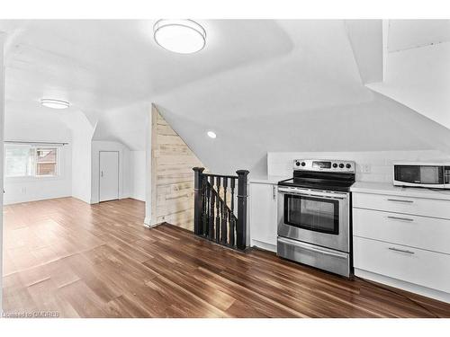 801 Main Street E, Hamilton, ON - Indoor Photo Showing Kitchen