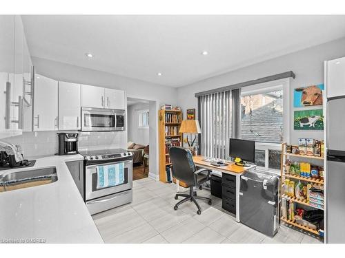 801 Main Street E, Hamilton, ON - Indoor Photo Showing Kitchen