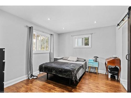 801 Main Street E, Hamilton, ON - Indoor Photo Showing Bedroom