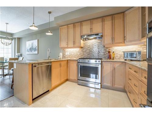 3101 Cornell Common, Oakville, ON - Indoor Photo Showing Kitchen