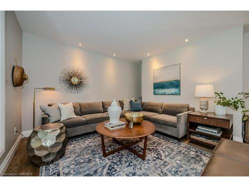 1460 Albion Avenue, Oakville, ON - Indoor Photo Showing Living Room