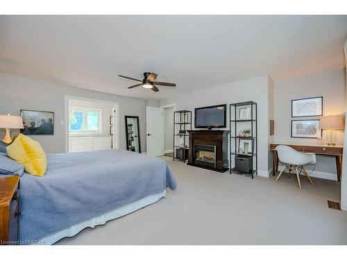 1460 Albion Avenue, Oakville, ON - Indoor Photo Showing Bedroom