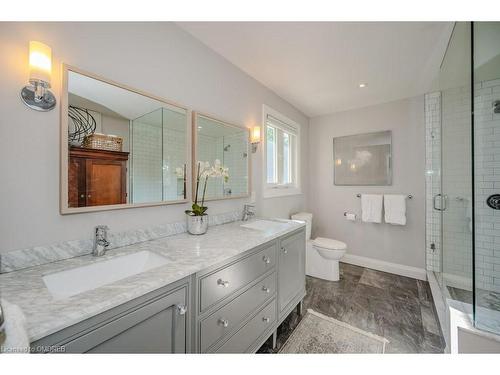 1460 Albion Avenue, Oakville, ON - Indoor Photo Showing Bathroom