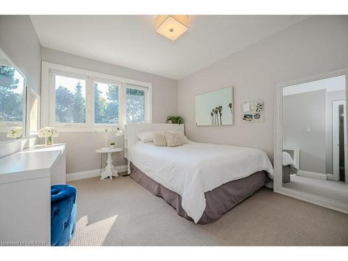 1460 Albion Avenue, Oakville, ON - Indoor Photo Showing Bedroom