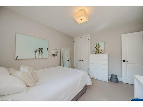 1460 Albion Avenue, Oakville, ON - Indoor Photo Showing Bedroom