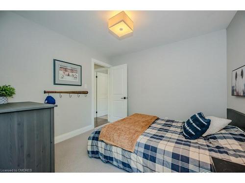 1460 Albion Avenue, Oakville, ON - Indoor Photo Showing Bedroom