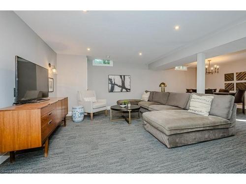 1460 Albion Avenue, Oakville, ON - Indoor Photo Showing Living Room