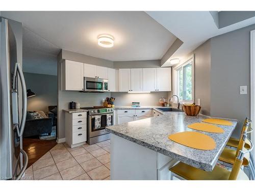 2495 Headon Road, Burlington, ON - Indoor Photo Showing Kitchen