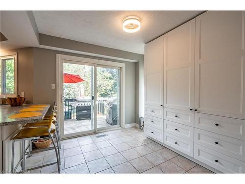 2495 Headon Road, Burlington, ON - Indoor Photo Showing Dining Room