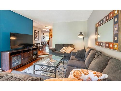 2495 Headon Road, Burlington, ON - Indoor Photo Showing Living Room