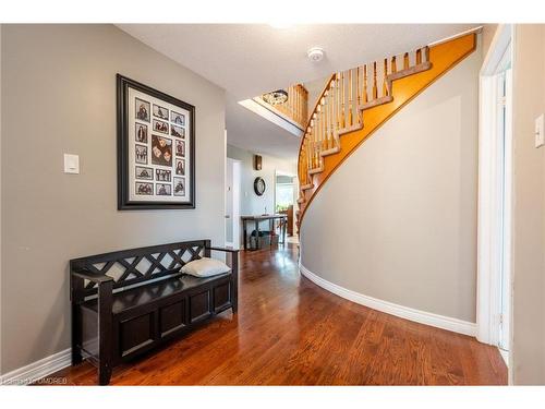 2495 Headon Road, Burlington, ON - Indoor Photo Showing Other Room