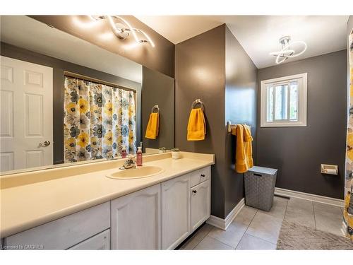 2495 Headon Road, Burlington, ON - Indoor Photo Showing Bathroom