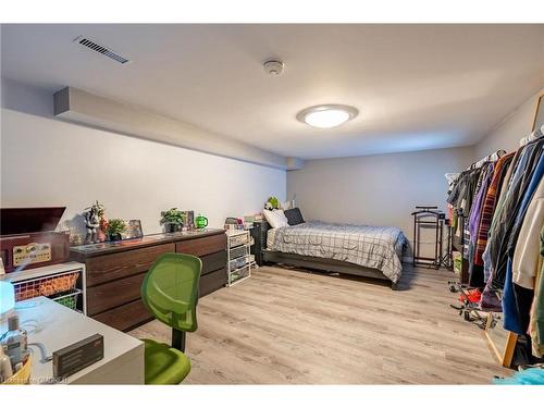 2495 Headon Road, Burlington, ON - Indoor Photo Showing Bedroom