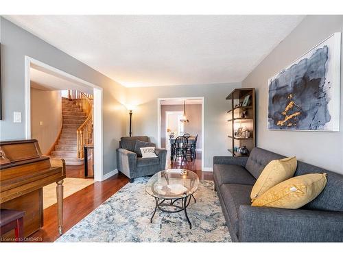 2495 Headon Road, Burlington, ON - Indoor Photo Showing Living Room