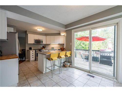 2495 Headon Road, Burlington, ON - Indoor Photo Showing Kitchen