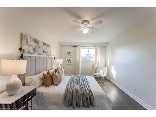 1266 Pallatine Drive, Oakville, ON - Indoor Photo Showing Bedroom