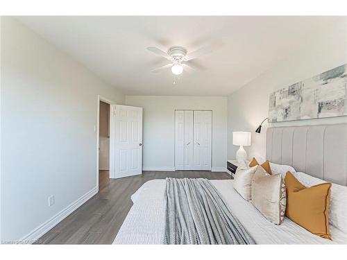 1266 Pallatine Drive, Oakville, ON - Indoor Photo Showing Bedroom