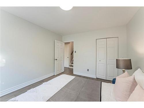 1266 Pallatine Drive, Oakville, ON - Indoor Photo Showing Bedroom