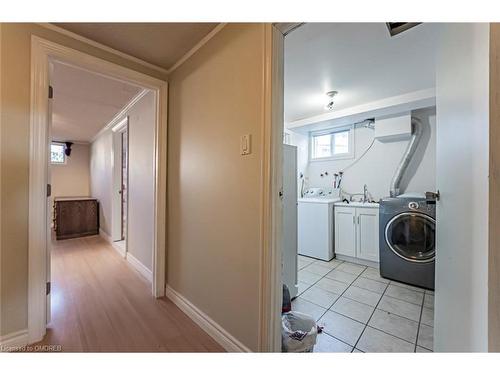 1266 Pallatine Drive, Oakville, ON - Indoor Photo Showing Laundry Room