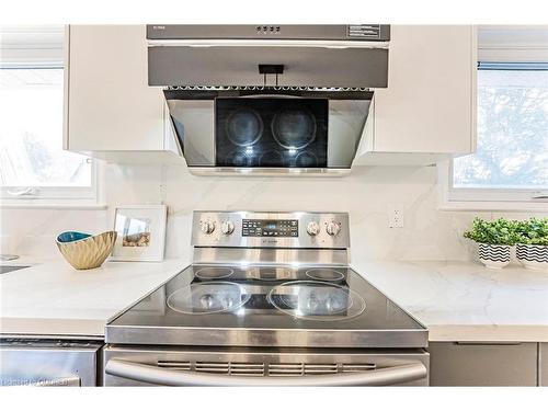 1266 Pallatine Drive, Oakville, ON - Indoor Photo Showing Kitchen