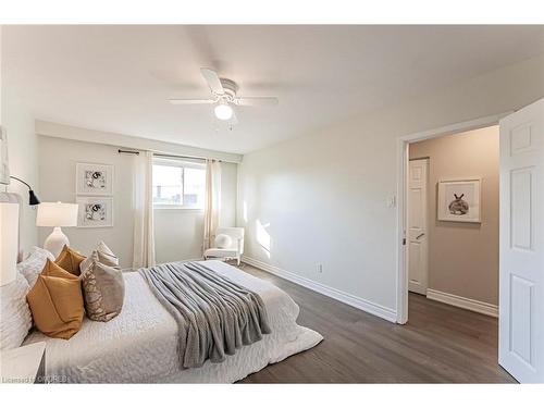 1266 Pallatine Drive, Oakville, ON - Indoor Photo Showing Bedroom