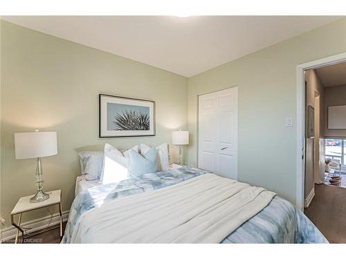 1266 Pallatine Drive, Oakville, ON - Indoor Photo Showing Bedroom