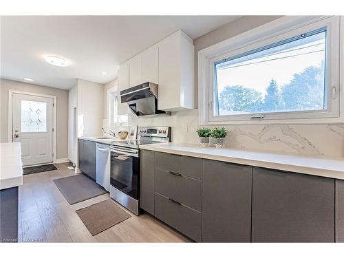 1266 Pallatine Drive, Oakville, ON - Indoor Photo Showing Kitchen