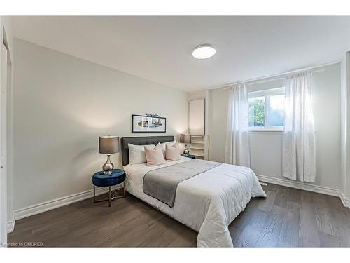 1266 Pallatine Drive, Oakville, ON - Indoor Photo Showing Bedroom