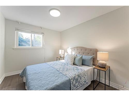 1266 Pallatine Drive, Oakville, ON - Indoor Photo Showing Bedroom