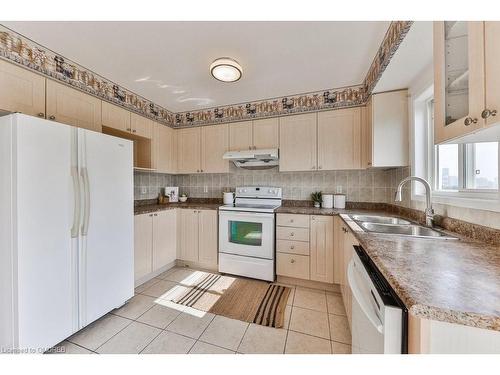 180-4950 Albina Way, Mississauga, ON - Indoor Photo Showing Kitchen With Double Sink