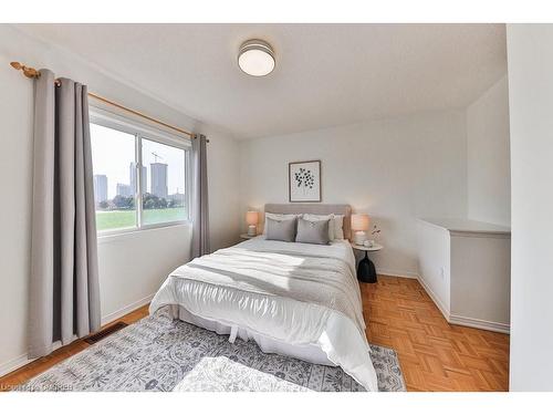 180-4950 Albina Way, Mississauga, ON - Indoor Photo Showing Bedroom