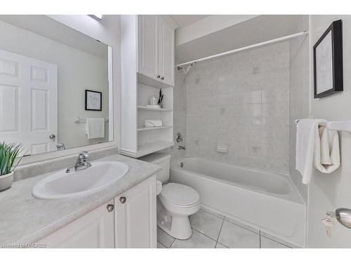 180-4950 Albina Way, Mississauga, ON - Indoor Photo Showing Bathroom