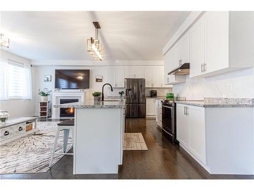 228 Edgar Bonner Avenue, Rockwood, ON - Indoor Photo Showing Kitchen With Upgraded Kitchen