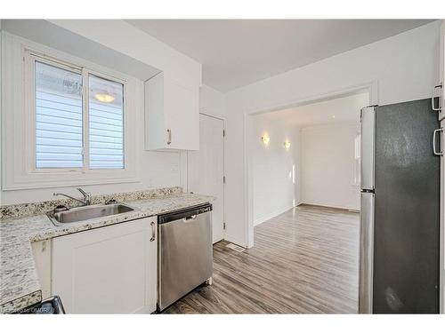 23 St Patrick Street, St. Catharines, ON - Indoor Photo Showing Kitchen