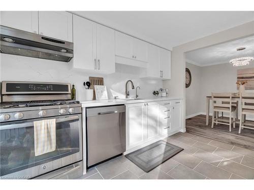 20 Moss Place, Guelph, ON - Indoor Photo Showing Kitchen