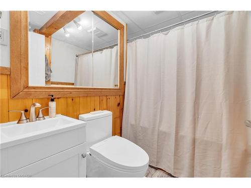 20 Moss Place, Guelph, ON - Indoor Photo Showing Bathroom