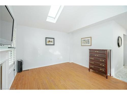 2873 Cartwright Crescent, Mississauga, ON - Indoor Photo Showing Other Room