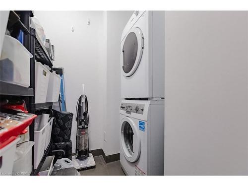 1115-1030 King Street W, Toronto, ON - Indoor Photo Showing Laundry Room