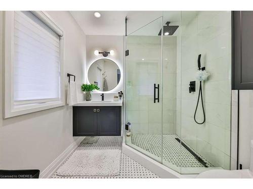 2204 Shardawn Mews, Mississauga, ON - Indoor Photo Showing Bathroom