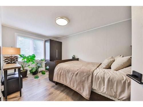 2204 Shardawn Mews, Mississauga, ON - Indoor Photo Showing Bedroom