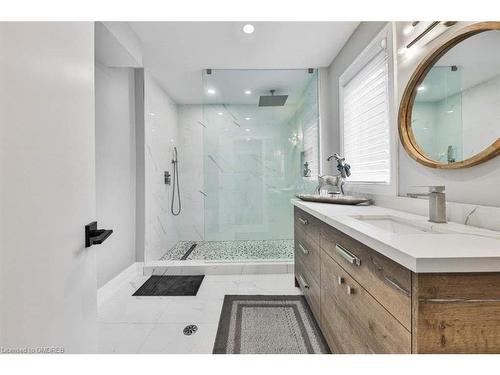 2204 Shardawn Mews, Mississauga, ON - Indoor Photo Showing Bathroom