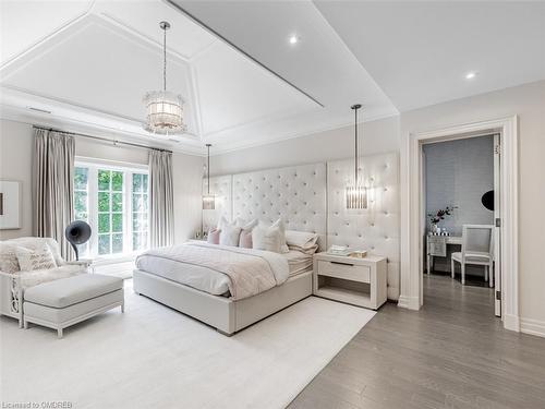 393 Maple Grove Drive, Oakville, ON - Indoor Photo Showing Bedroom