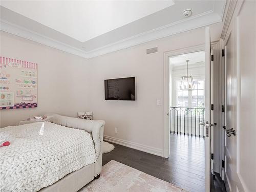 393 Maple Grove Drive, Oakville, ON - Indoor Photo Showing Bedroom