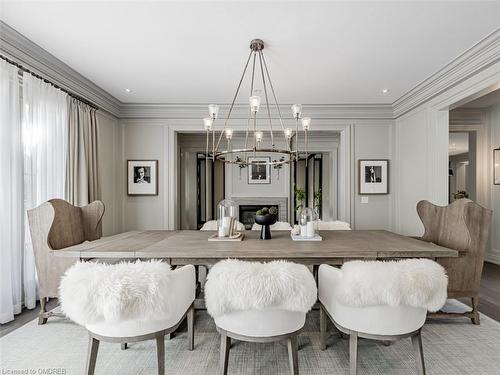 393 Maple Grove Drive, Oakville, ON - Indoor Photo Showing Dining Room