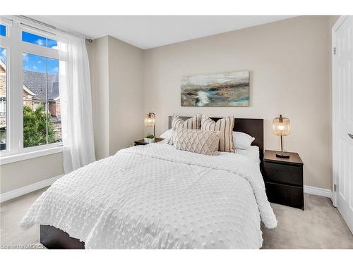 2486 Village Common Drive, Oakville, ON - Indoor Photo Showing Bedroom