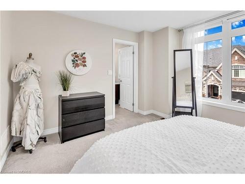 2486 Village Common Drive, Oakville, ON - Indoor Photo Showing Bedroom